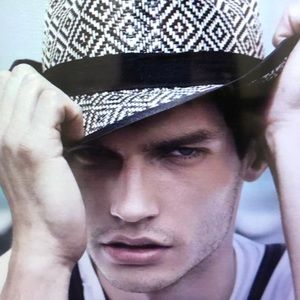 Meet your Posher, Curtis